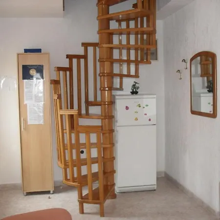 In With Balcony, Air Conditioning, Wifi 87-3 Апартаменты Лопар