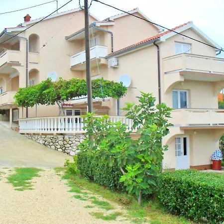 公寓 In With Balcony, Air Conditioning, Wifi 87-3 洛帕