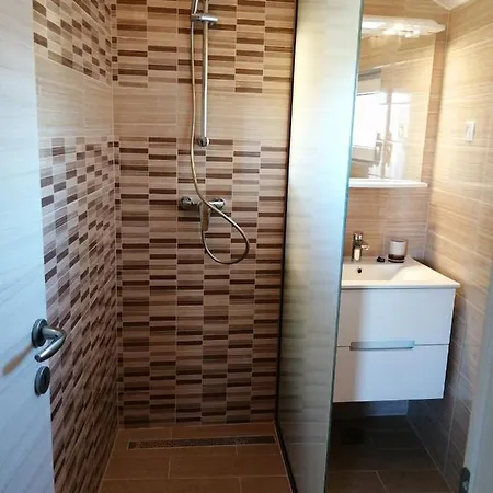 In With Balcony, Air Conditioning, Wifi 87-3 Apartment *